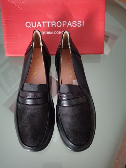 Sapatos em pele N37 novos (na caixa