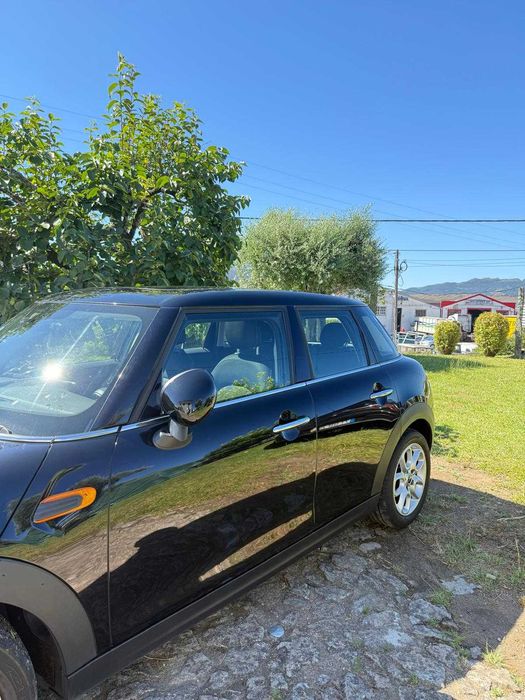 Mini Cooper D 5 portas 2015
