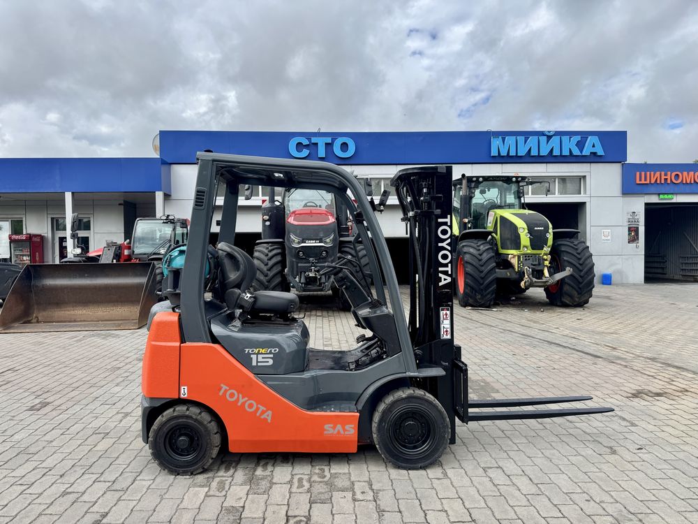 Навантажувач Toyota 8FGF15 погрузчик