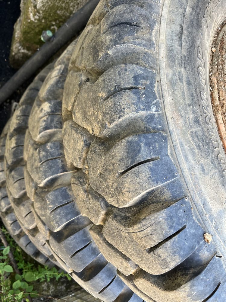 Pneus Dunlop 8.25/15 e 7/12