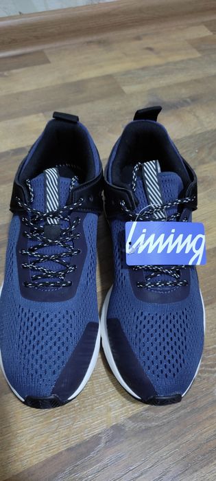 Нові кросівки Lining
