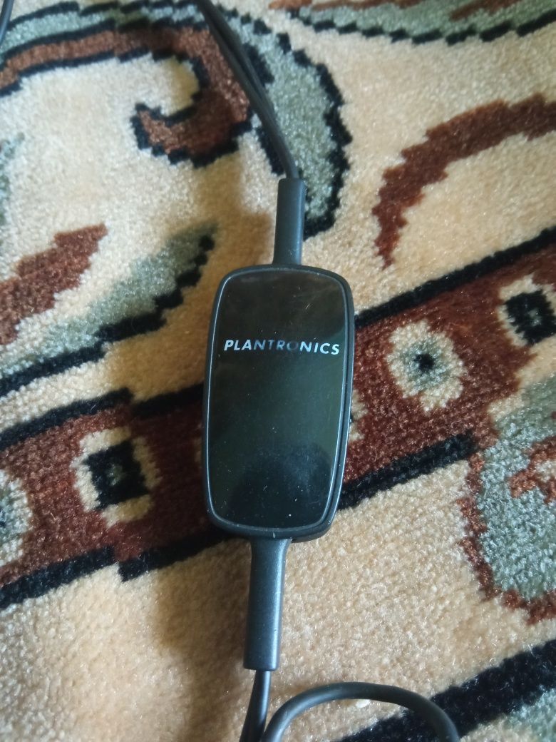 Наушники Plantronics