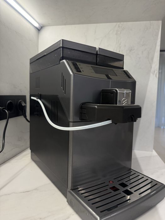 Кавомашина Saeco Lirika