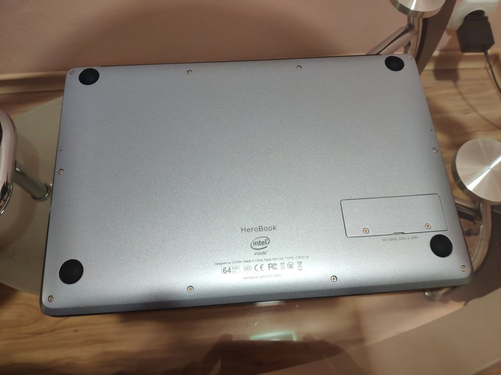Chuwi HeroBook 4/64+128 full hd