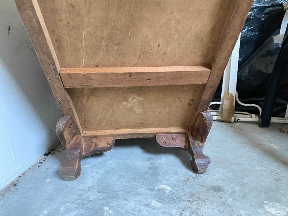 Baú esculpido em madeira: As Tormentas Dos Descobrimentos