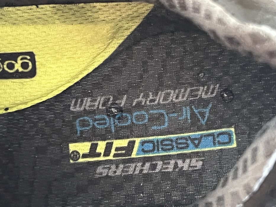 Шкіряні 42 розмір кросівки Skechers оригінал