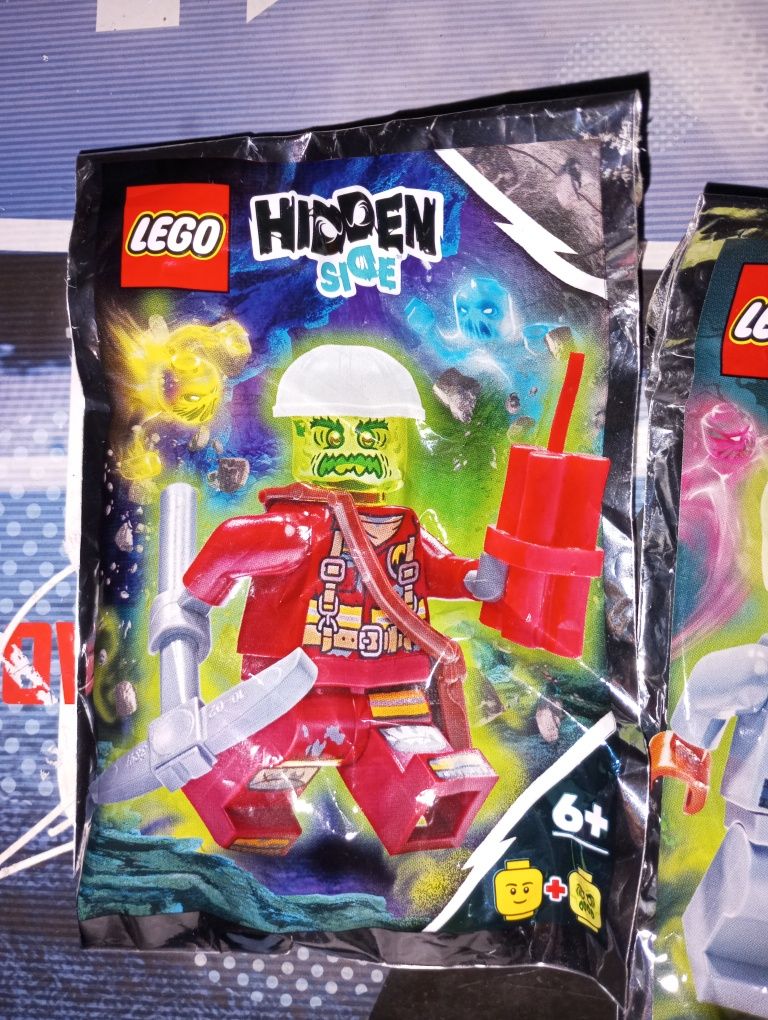 LEGO figurki hidden side