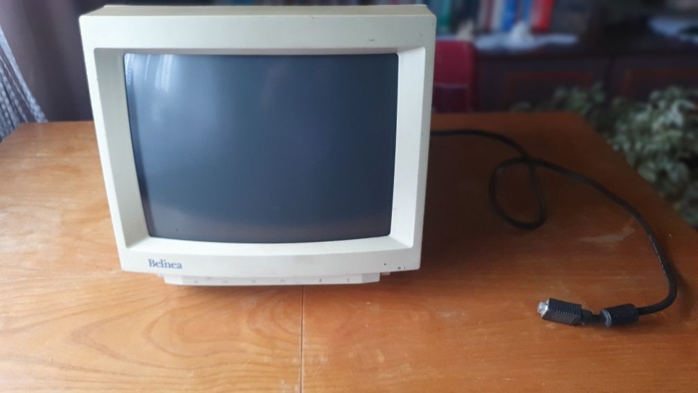Monitor CRT Belinea