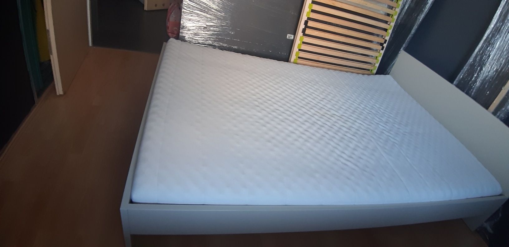 Łóżko do sypialni ikea