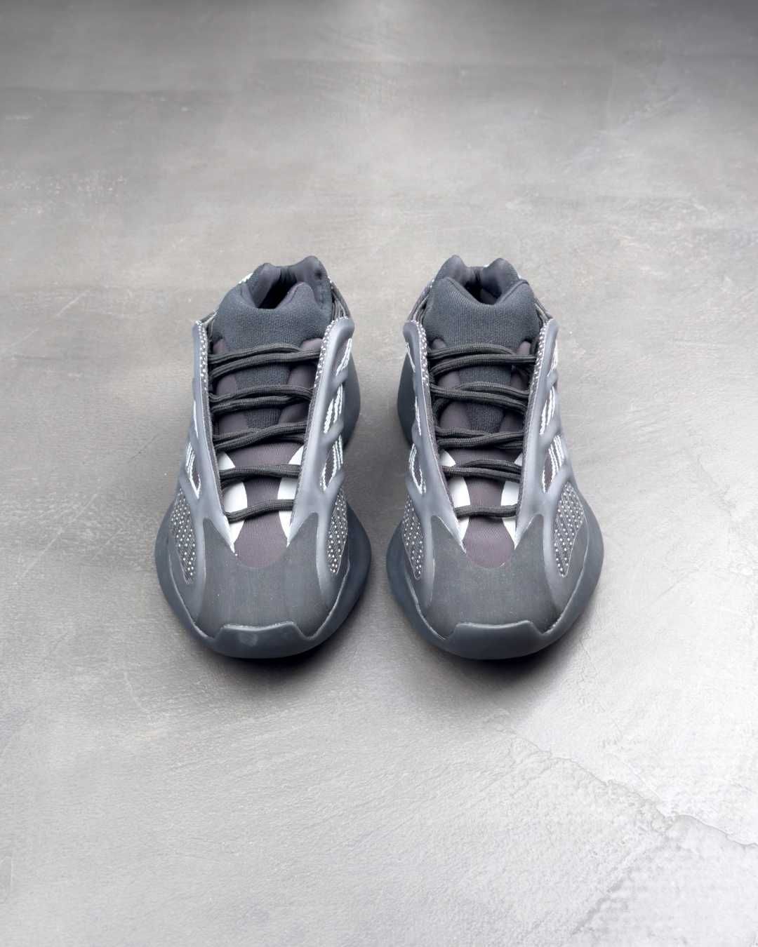 Кросівки Adidas Yeezy 700 V3 Alvah