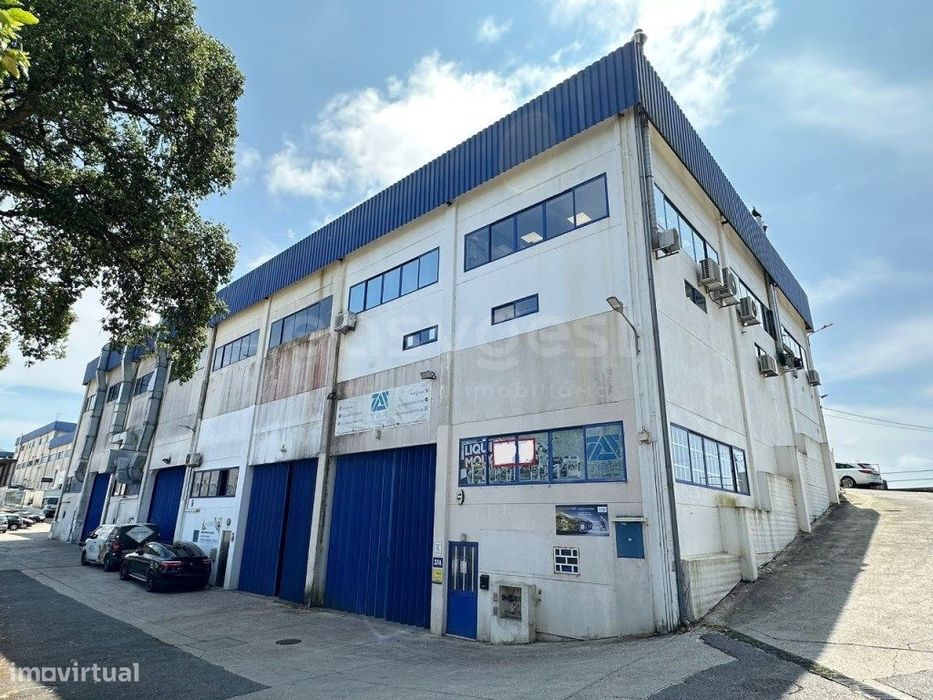 Armazém Industrial bem Localizado em Mafra