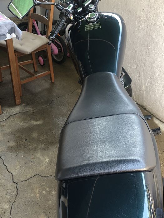 Moto CB em otimo estado com poucos kms preço pouco negociavel , dispon