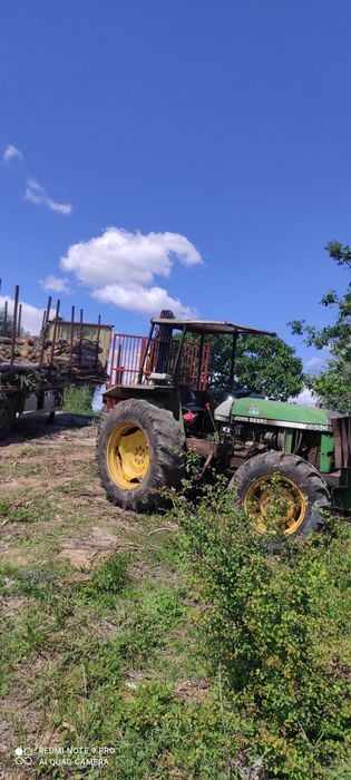 Trator John deeher 2850