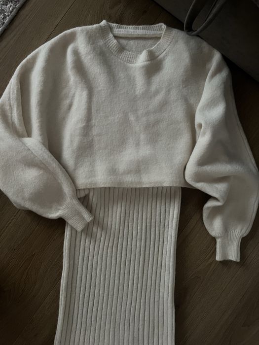 Молочне тепле плаття з кардиганом вʼязане