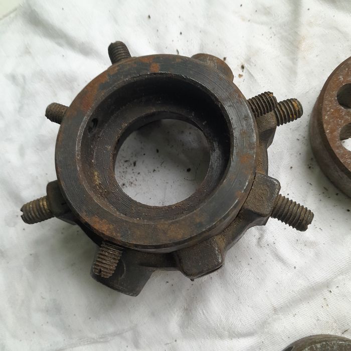 Клупп и плашки 3 шт.