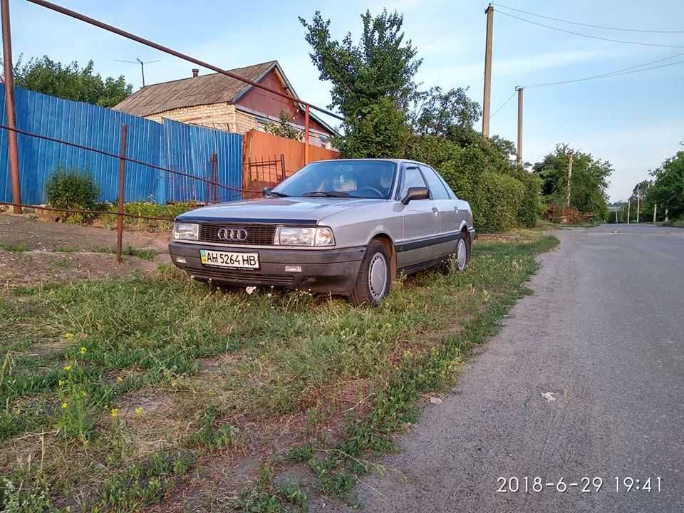 Продам автомобиль Ауди 80 1989 год выпуска.