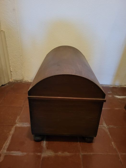 Baú antigo/vintage de madeira