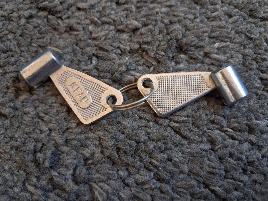 Klucze do szaf sterowniczych/rozdzielni KFAP - 2 szt.
