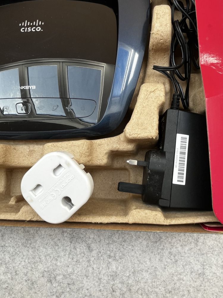 Cisco Linksys Simultaneous Dual-Band Wireless-N Gigabit Router