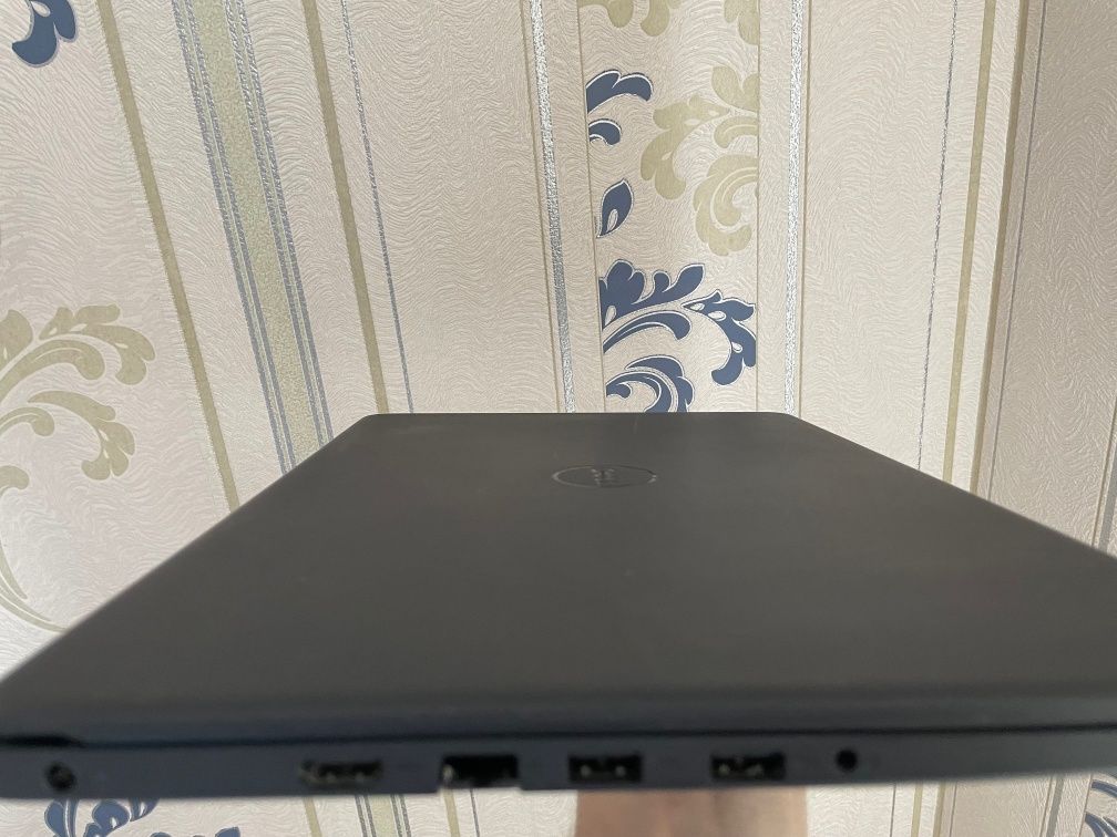 Ноутбук Dell Inspiron 3520 core i5-1135g7 12/256