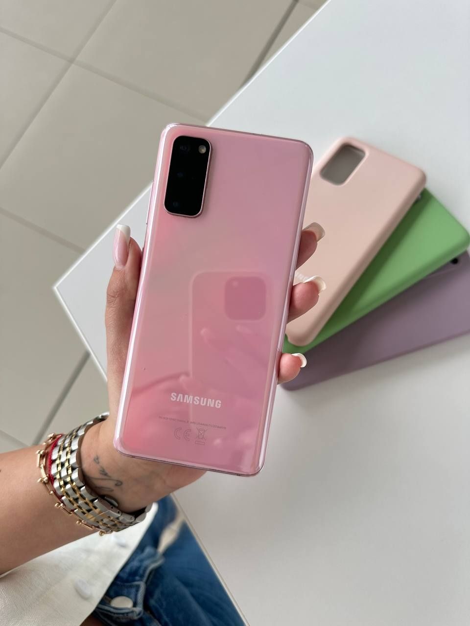 Телефон Samsung S 20