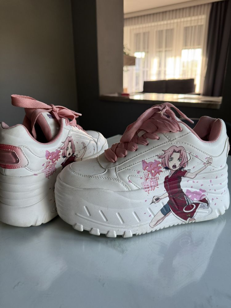 Buty na wysokiej platformie
