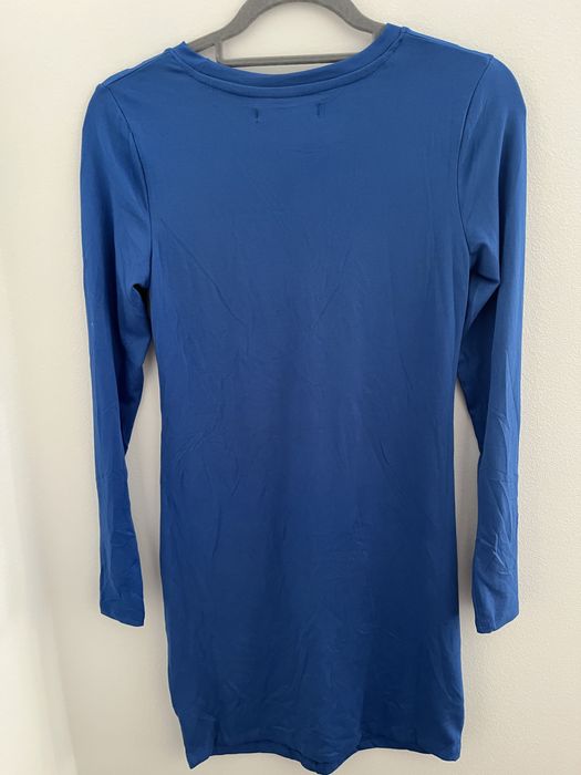 nowa niebieska krótka sukienka z długim rękawem