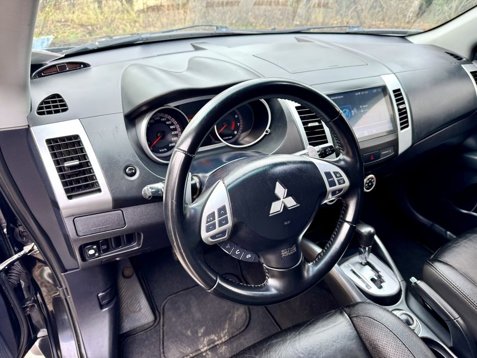 Продам Mitsubishi Outlander XL