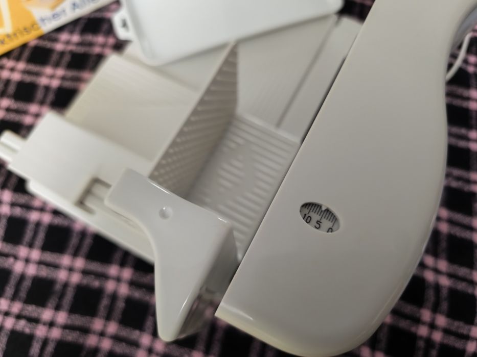Krajalnica do chleba wędlin elektryczna eltra 100w cięcie od 0 do 15