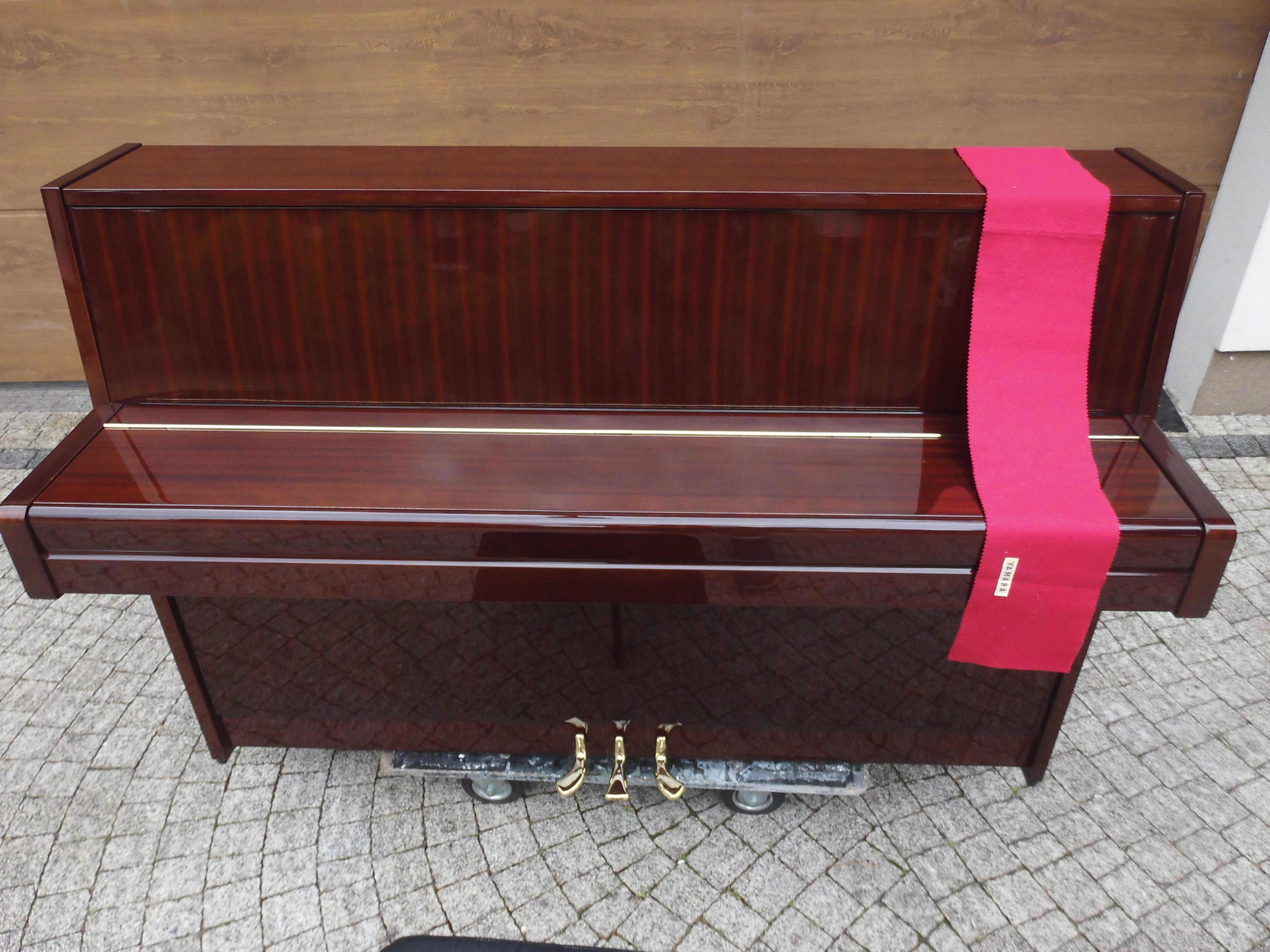 Pianino Yamaha M1 w poliestrze japoński oryginał na gotowo z transport