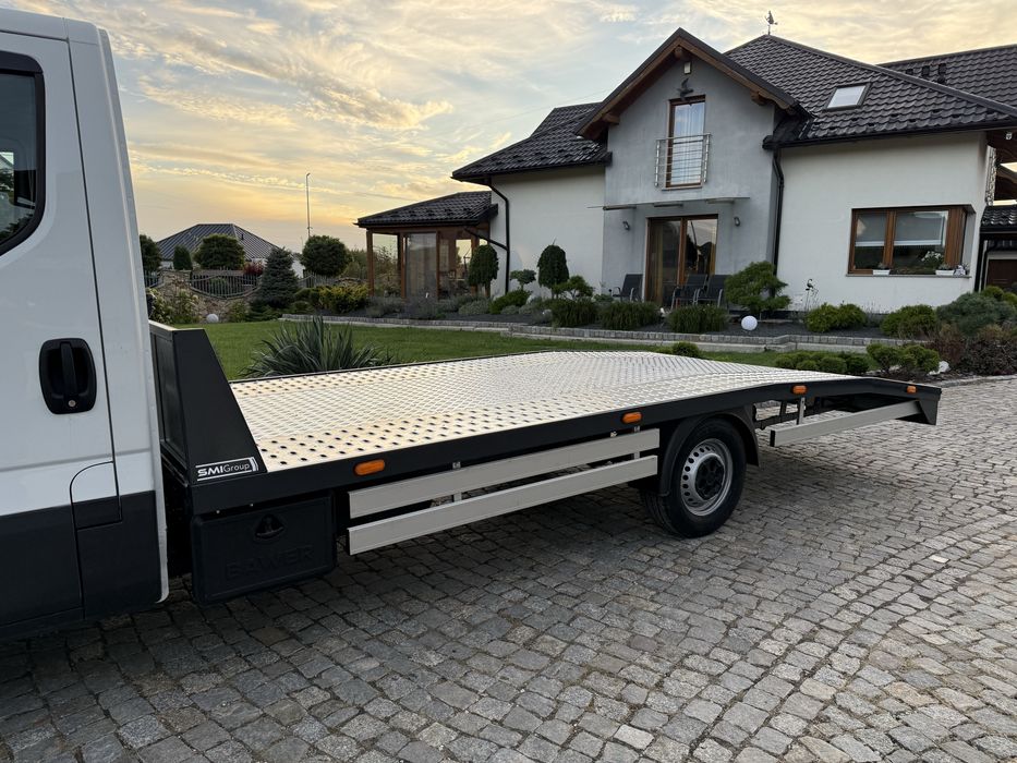 Zabudowa laweta pomoc drogowa iveco mercedes sprinter master renault