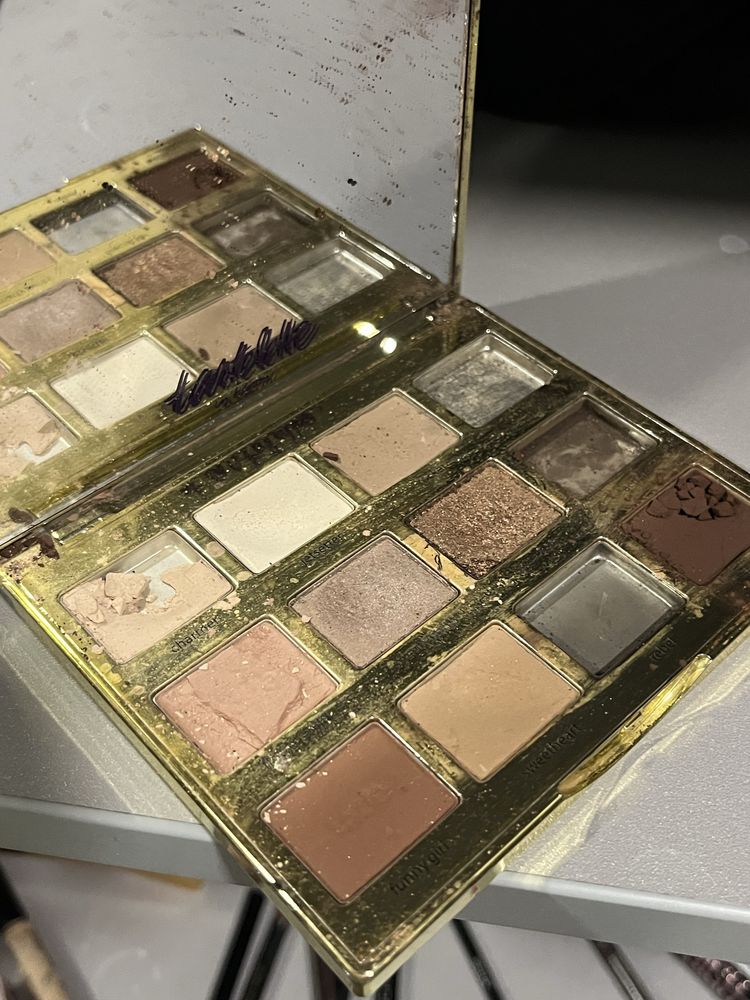 Палетка теней Tarte Tartelette in Bloom Clay palette