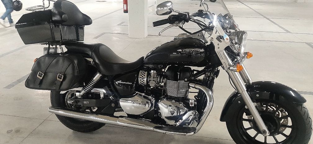 Triumph America 900