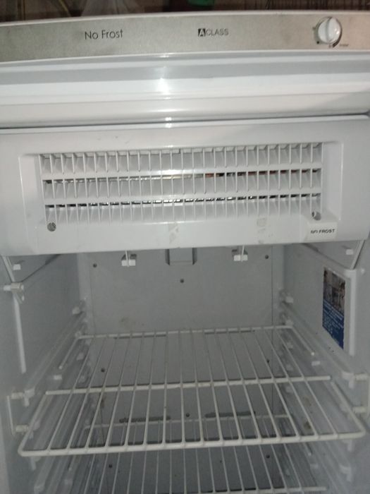 Продам морозильную камеру " Индезит" б/у.