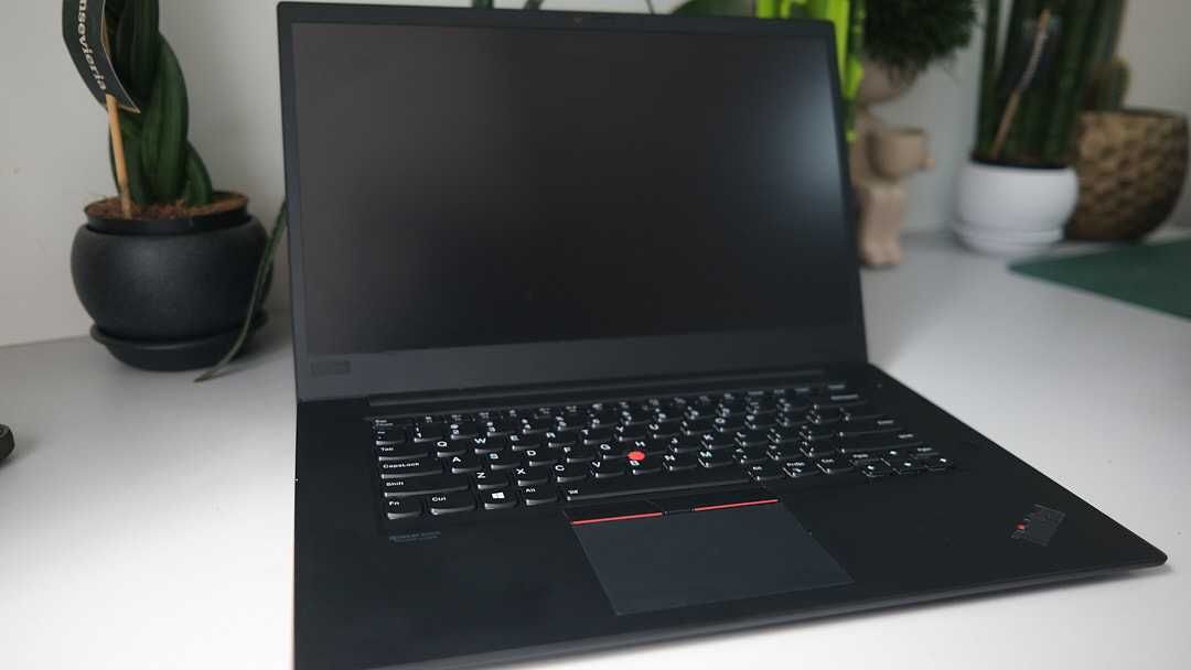 ThinkPad X1 Extreme Gen 3 I9 -10885H 64 512 GTX 1650 TI Max-Q 15,6 4K