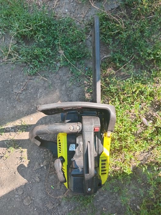 Бензинова ланцюгова пила