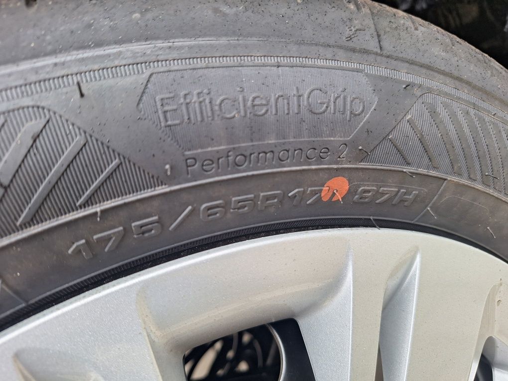 Opony letnie Goodyear R17 - praktycznie nowe