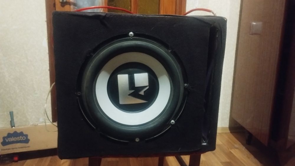 Продам сабвуфер 4500