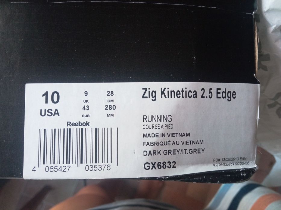 Кроссовка Reebok 43 размер