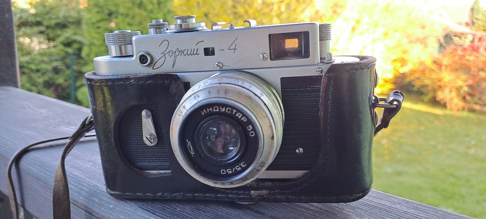 Analogowy aparat fotograficzny Zorki 4 + futerał