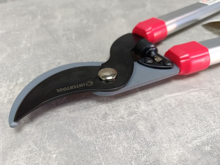 Сучкоріз садовий для обрізання гілок 680 мм INTERTOOL FT-1111