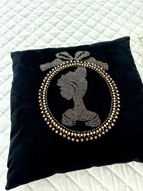 Poduszka dekoracyjna. Medallion 45 x 45 cm Nowa! Piękne wzory.