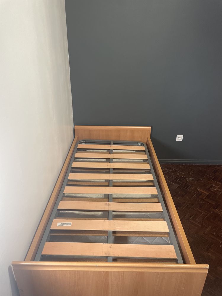 Cama de Solteiro com Gavetão com Colchoes mais Mesinha de Cabeceira