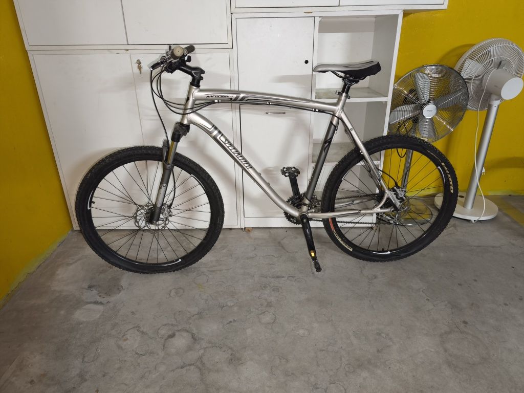 Bicicleta specialized hard rock pro