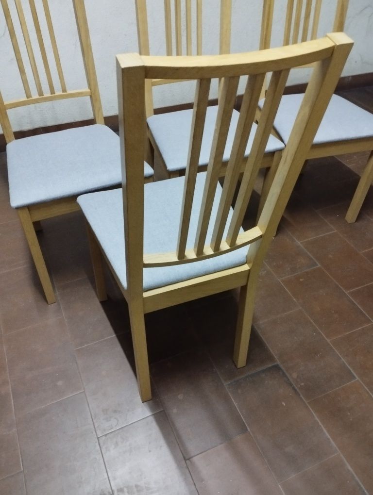 4 Cadeiras madeira maciça