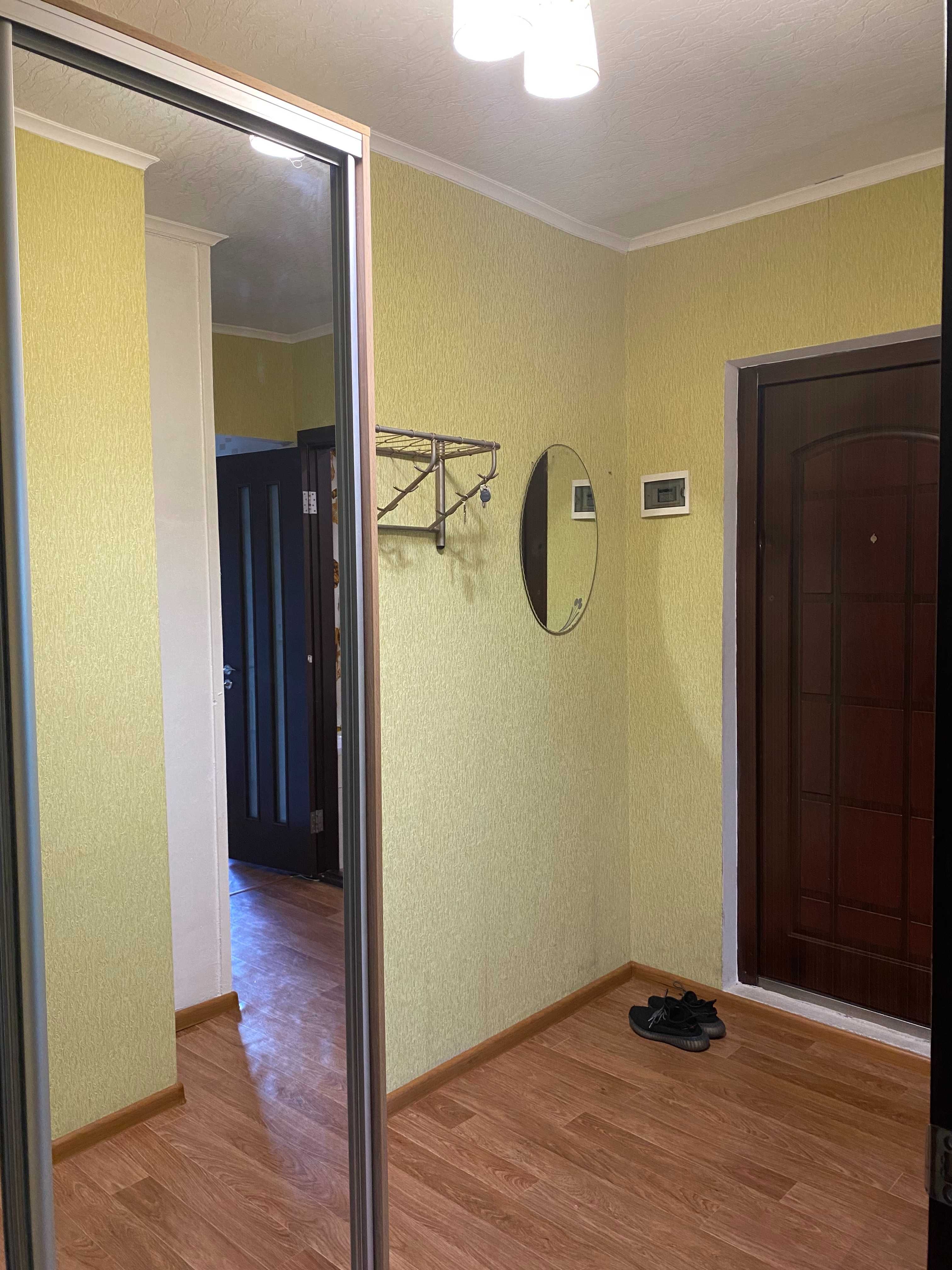 Продам свою 1-кімнатну квартиру, Центр Новомосковська