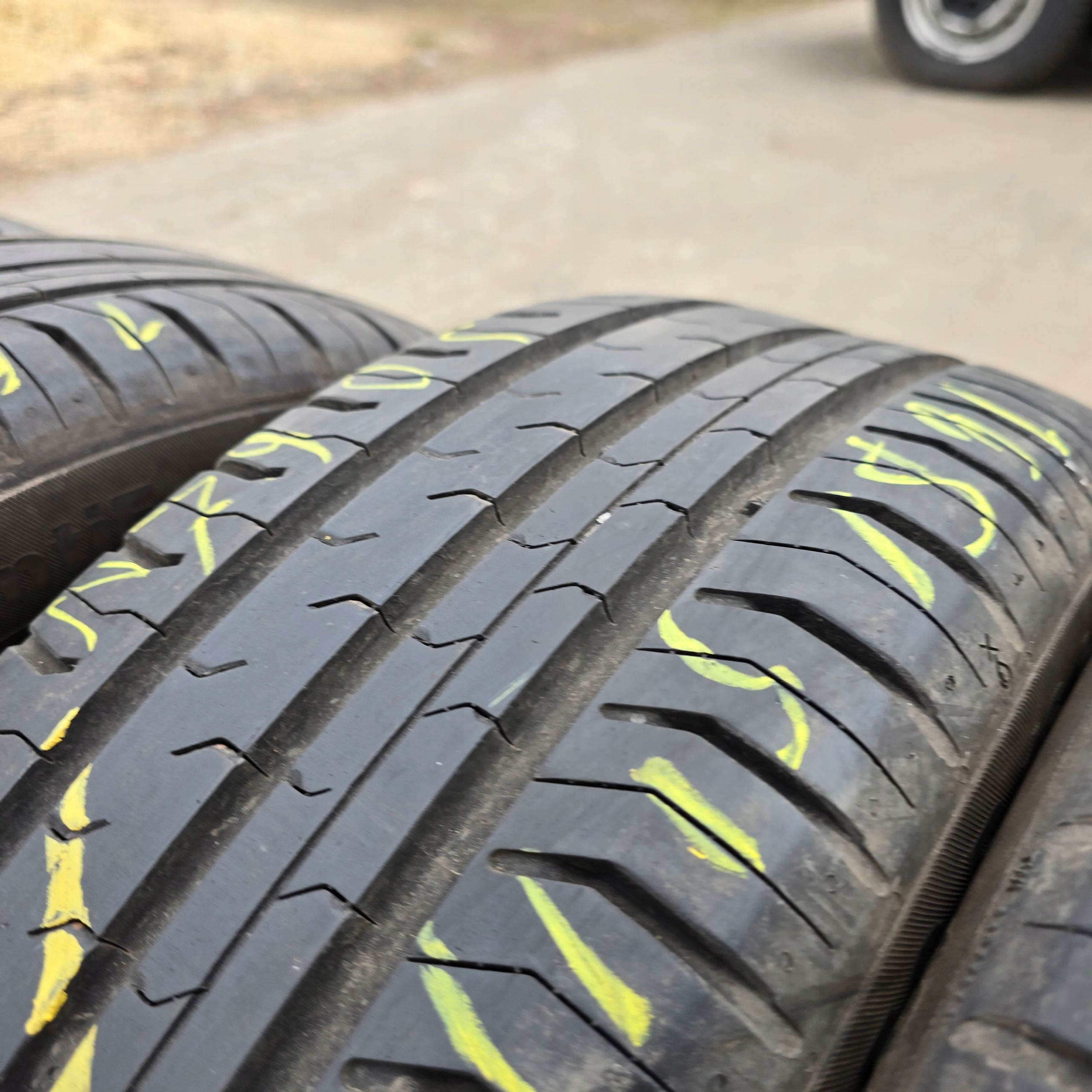 Continental Contiecocontact 5 185/50R16 81H 21R 4X