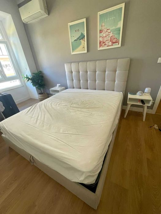 Cama Queen box com cabeceira Cinza claro 190 x 160