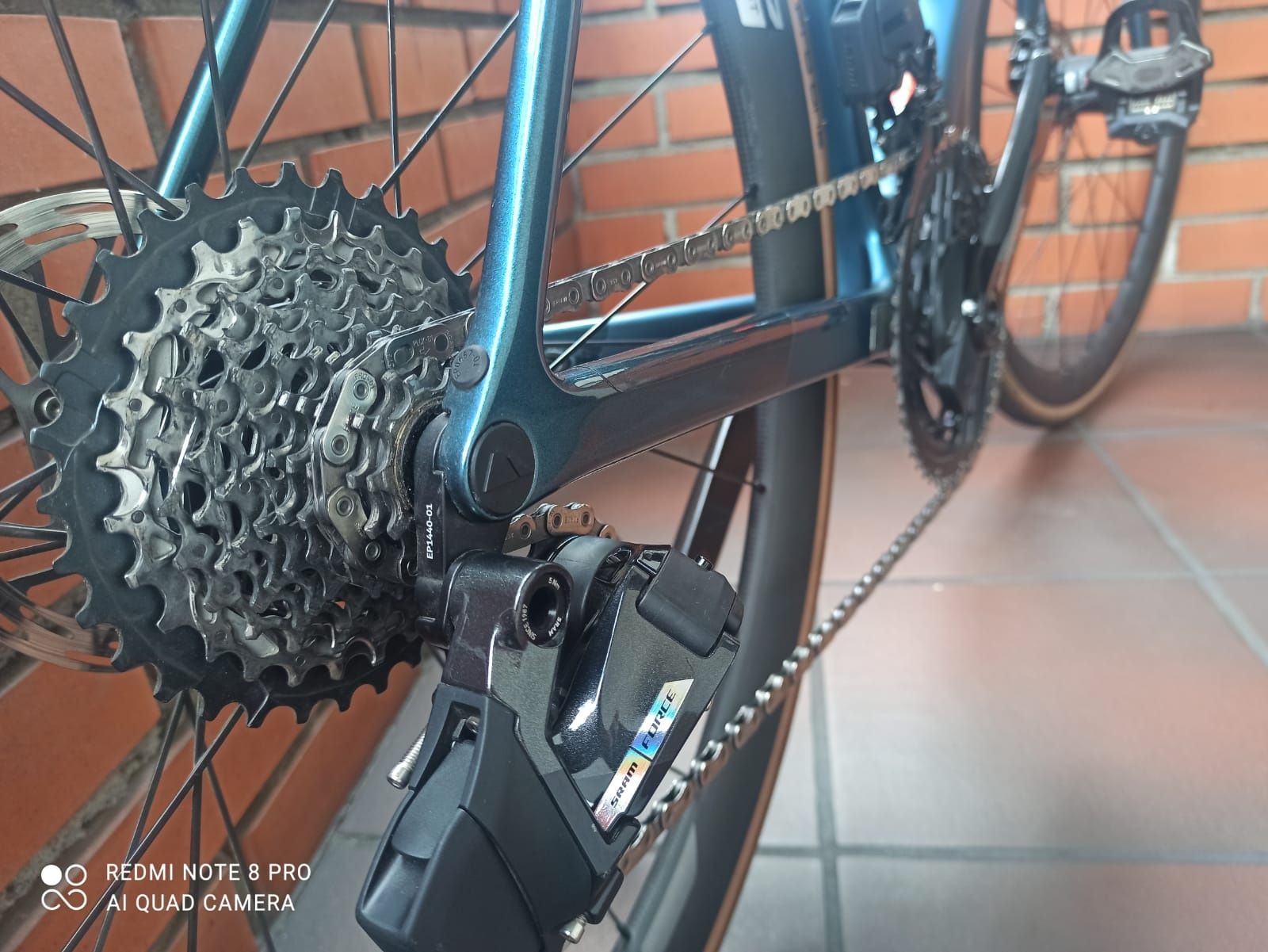 Rower szosowy Canyon Ultimate CF SLX 8 Force AXS