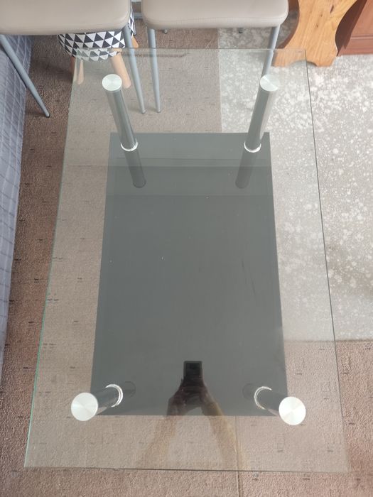 Szklany stolik kawowy